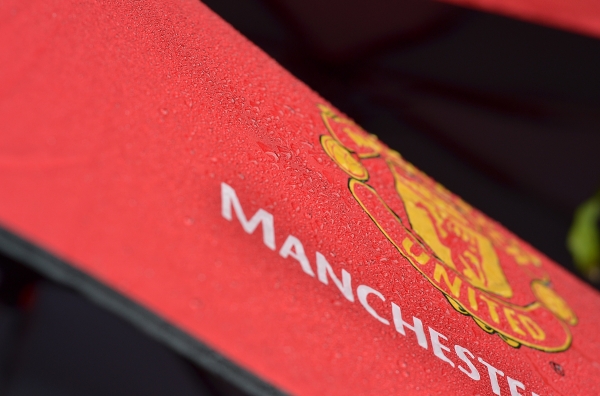 ร่มแมนยู ลิขสิทธิ์แท้ ของใหม่ มือ 1  ถูก เหมาะหน้าฝน