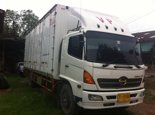ขาย Hino Mega FG ปี48 ตู้10บานยาว 7.20 เมตร สวยๆเดิมๆพร้อมใช้ครับ ขาย Hino Mega FG ปี48 ตู้10บานยาว 7.20 เมตร สวยๆเดิมๆพร้อมใช้ครับ