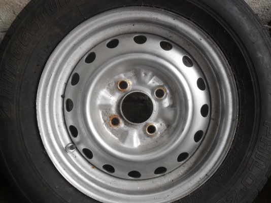 ล้อกะทะ13นิ้ว 4รู100 พร้อมยาง สวยๆ 4 ล้อ ราคา 2200 บาท+ยางอะไหล่