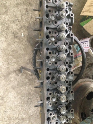 ขายฝาสูบ NISSAN 6 FE พร้อมวาล์ว ราคาถูกครับ