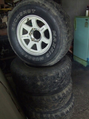 ขายmax kendo 16x8 สีขาว พร้อม maxxis buckshot 265-75-16 ขายmax kendo 16x8 สีขาว พร้อม maxxis buckshot 265-75-16