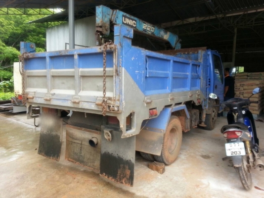 รถอีซูซุ 6 ล้อ 130 แรงม้า  ติดเครน UNIC  2.5 ตัน  สนใจติดต่อ 081 - 6079515