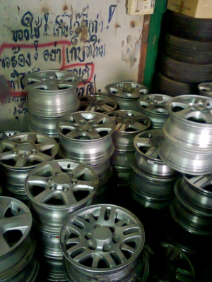 ขายล้อเดิมติดรถทุกรุ่นทุกยี่ห้อ เริ่มต้นชุดละ2500 ขายล้อเดิมติดรถทุกรุ่นทุกยี่ห้อ เริ่มต้นชุดละ2500