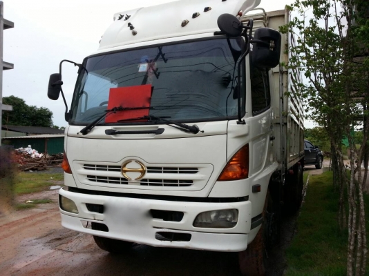 รถฮีโน่ 10 ล้อ รั่ว  220 แรงม้า ปี 46  สนใจติดต่อ 081 - 6079515