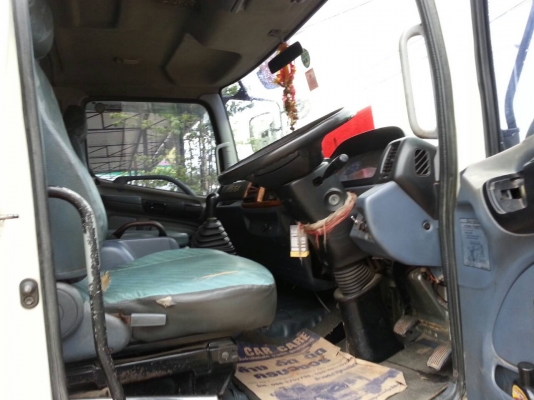 รถฮีโน่ 10 ล้อ รั่ว  220 แรงม้า ปี 46  สนใจติดต่อ 081 - 6079515
