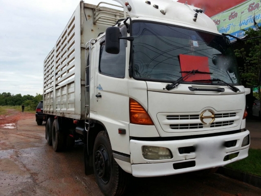 รถฮีโน่ 10 ล้อ รั่ว  220 แรงม้า ปี 46  สนใจติดต่อ 081 - 6079515