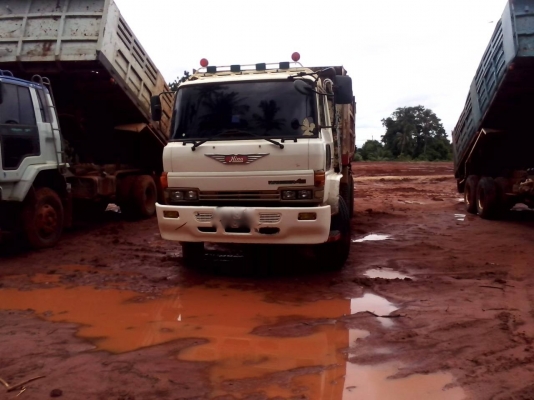 รถฮีโน่ 10 ล้อดั้ม FL18  เปลื่ยนเครื่อง 220 แรงม้า  สนใจติดต่อ 081 - 6079515