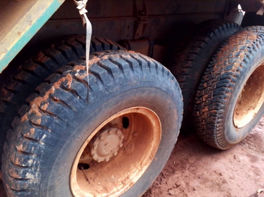 รถฮีโน่ 10 ล้อดั้ม FL18  เปลื่ยนเครื่อง 220 แรงม้า  สนใจติดต่อ 081 - 6079515