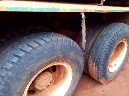 รถฮีโน่ 10 ล้อดั้ม FL18  เปลื่ยนเครื่อง 220 แรงม้า  สนใจติดต่อ 081 - 6079515