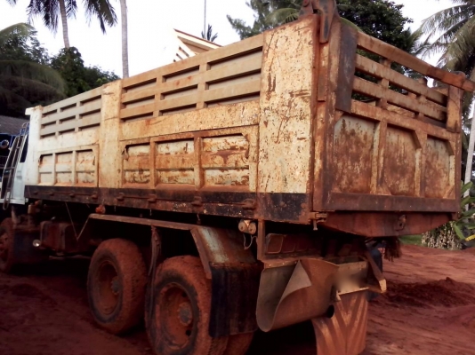 รถอีซูซุ 10 ล้อดั้ม 240 แรงม้า  ( โค้ดใหญ่ ตัวแรก )  สนใจติดต่อ 081 - 6079515