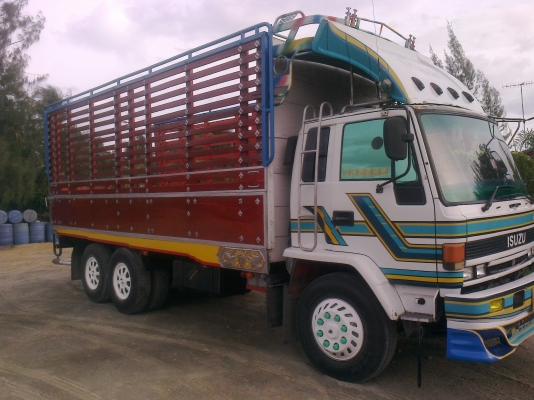 ขายรถบรรทุกสิบล้อ ISUZU เพลาเดียว