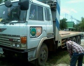 ***ขอโทษ ครับ แก้ไขรายละเอียดครับ ขาย 10ล้อพื้นเรียบ 1เพลา HINO F18 FL187 วางเครื่องEK100 260Hp (ลงเล่ม)  คัสซีสวยมากๆ ไม่ผุไม่ดาม วางหัวHINO FR 3ใบปัด(ลงเล่ม) พื้นเรียบ ยาว6.20ม. สภาพดี ยางดี10เส้น ระบบลากจูง ภายในดีคอนโซลครบ พร้อมใช้งาน เอกสารครบ หรือขึ