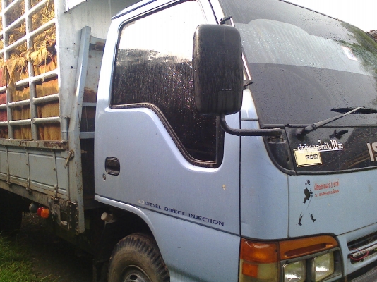 ISUZU NPR ปี 40 ฝาขาว ยาว 5เมตร เครื่อง 120 รถห้างแท้เดิม