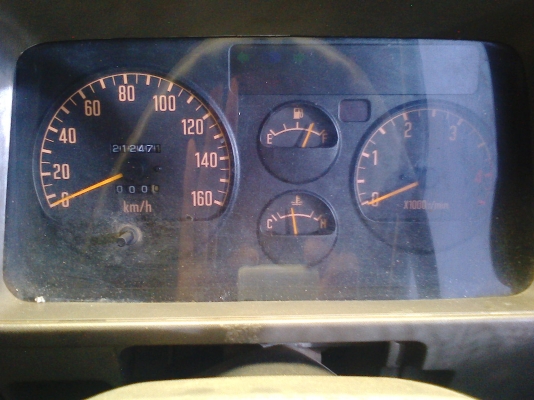 ISUZU NPR ปี 40 ฝาขาว ยาว 5เมตร เครื่อง 120 รถห้างแท้เดิม