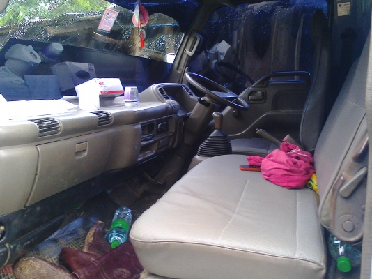 ISUZU NPR ปี 40 ฝาขาว ยาว 5เมตร เครื่อง 120 รถห้างแท้เดิม