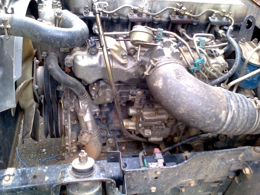 ISUZU NPR ปี 40 ฝาขาว ยาว 5เมตร เครื่อง 120 รถห้างแท้เดิม