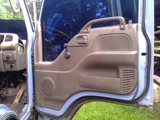 ISUZU NPR ปี 40 ฝาขาว ยาว 5เมตร เครื่อง 120 รถห้างแท้เดิม