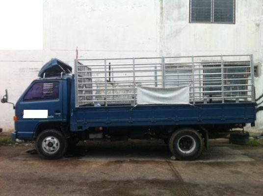 ขายด่วน NPR115 หกล้อ คอกเหล็ก พร้อมใช้ โทร 088-4501277