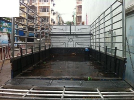 ขายด่วน NPR115 หกล้อ คอกเหล็ก พร้อมใช้ โทร 088-4501277