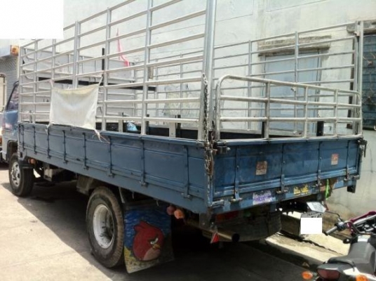 ขายด่วน NPR115 หกล้อ คอกเหล็ก พร้อมใช้ โทร 088-4501277