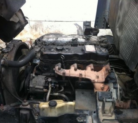 ขายด่วน NPR115 หกล้อ คอกเหล็ก พร้อมใช้ โทร 088-4501277