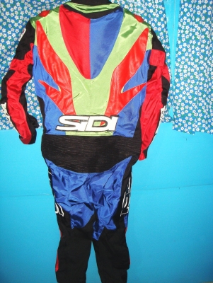 ขายชุดขับมอไซค์เต็มตัวราคาเบาๆ