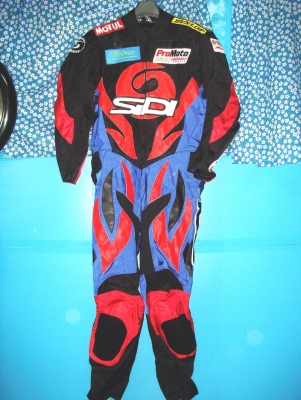 ขายชุดขับมอไซค์เต็มตัวราคาเบาๆ