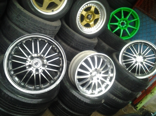 ล้อ 17    5 รู ชุดละ 9000 มี 3 ชุด แถวล่าง