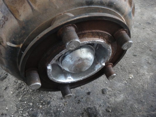 ขายแล้ว Truck2Hand ครับ ขายคานหน้า 5 น๊อต ถอดออกจากอีซูสุ NPR