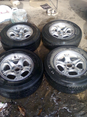 ขายล้อขอบ15 4รู114พร้อมยางชุดละ5500