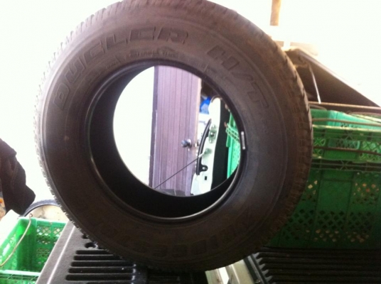 ขายยางบริดสโตน245/70/16 ยางลงดิน5วันยางปี2013ไม่ได้ลงรูปไม่ดีจริงไม่กล้าขายคับ