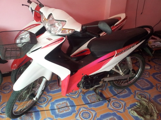 เวป110 สีน้ำเงินปี2010  สีชมภูขาวปี2011 เดิมๆมือเดียวป้ายแดงทั้ง2คัน ขายเหมา41000เลยคับ