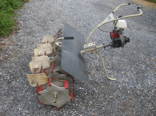 เครื่องพรวนหญ้าในร่องนาดำ