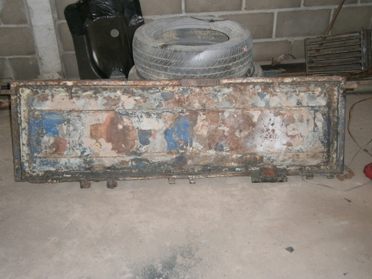 ขาย กระจังหน้า + ฝาท้าย DATSUN 320 ขาย กระจังหน้า + ฝาท้าย DATSUN 320