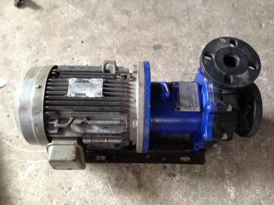 ขายปั้ม magnet pump หัวปั้ม Iwaki มอเตอร์ Hitachi 5 HP. 2800 RPM. 380 V สภาพสวย พร้อมใช้งาน