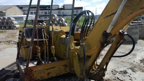 ขายแมคโครพร้อมใช้ครับ  IHI 20