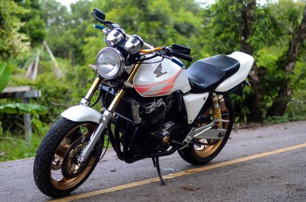 ขอ-แลก CB400 ปี95 สภาพใหม่สมบูรณ์สวยกริป ของแต่งเต็ม