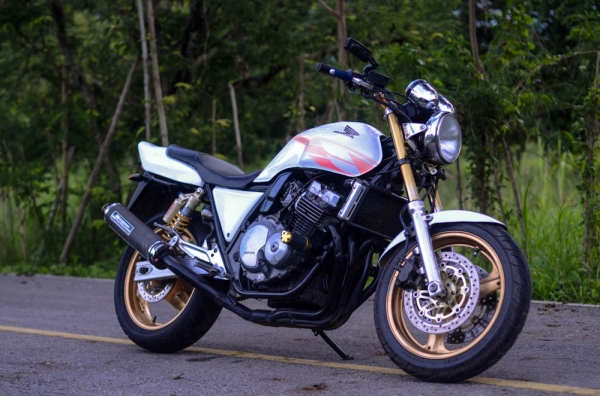 ขอ-แลก CB400 ปี95 สภาพใหม่สมบูรณ์สวยกริป ของแต่งเต็ม