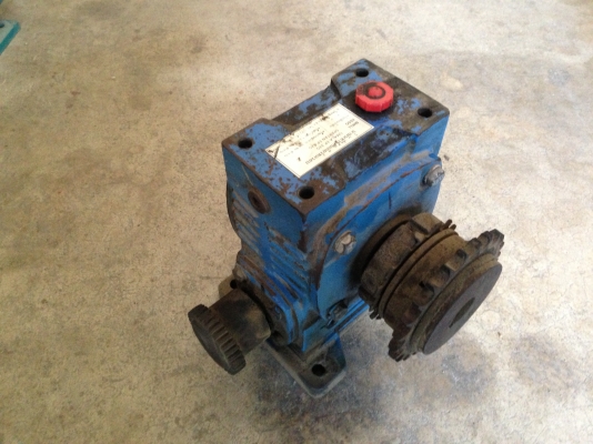 ขายเกียร์ทดรอบ SKK อัตราทด 1:20 สภาพสวย หมุนนิ่ม พร้อมใช้งาน