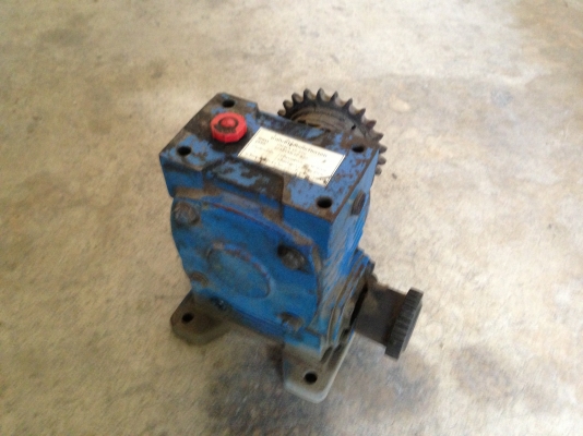 ขายเกียร์ทดรอบ SKK อัตราทด 1:20 สภาพสวย หมุนนิ่ม พร้อมใช้งาน