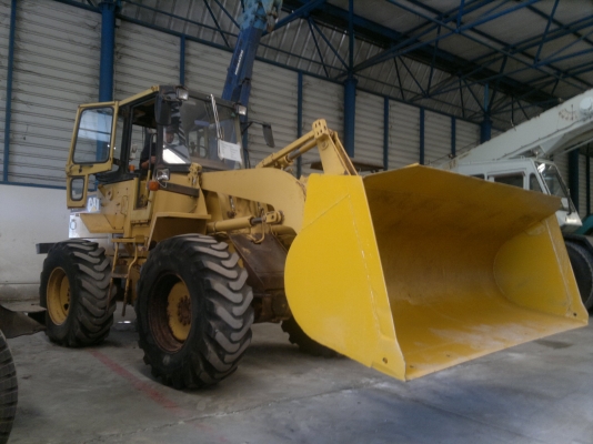 ขายรถตักล้อยาง CATERPILLAR 910F ปี95 เครื่องดีใช้งานได้เลย เพิ่งมาถึงไทย โทรมานะ 085-9049669