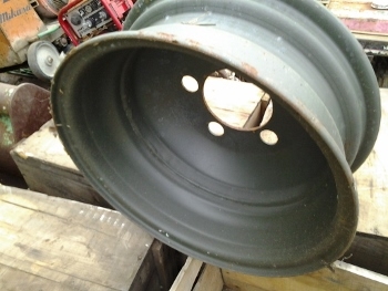 ขาย-กระทะล้อ สำหรับรถ 6 ล้อเล็ก 5 รู ของใหม่ ยังไม่เคยใช้งาน มี 8 วง ราคาวงละ 900 บาทเท่านั้น