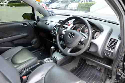 ขาย!! Honda Jazz iDSI '04 ABS AIRBAG ติดแก๊ส LPG 295,000