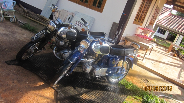 คันที่1 ชี201 เดิมๆทั้งคันสวยๆพร้อมประกวดเครื่องเดิมฟิตใหม่ cdi เรียบร้อยครับขี่ดีไม่มีสะดุดครับ ชี201รุ่นนี้เริ่มหายากแล้วครับ ราคาเปิดที่27000บาทต่อรองได้นิดน่อยครับ ส่งได้ทั่วไทย สนใจสอบถามได้ครับ0801696651 รถยุอำนาจเจริญครับ no-book ออกใบซื้อขายให้ครั