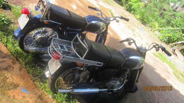 คันที่1 ชี201 เดิมๆทั้งคันสวยๆพร้อมประกวดเครื่องเดิมฟิตใหม่ cdi เรียบร้อยครับขี่ดีไม่มีสะดุดครับ ชี201รุ่นนี้เริ่มหายากแล้วครับ ราคาเปิดที่27000บาทต่อรองได้นิดน่อยครับ ส่งได้ทั่วไทย สนใจสอบถามได้ครับ0801696651 รถยุอำนาจเจริญครับ no-book ออกใบซื้อขายให้ครั