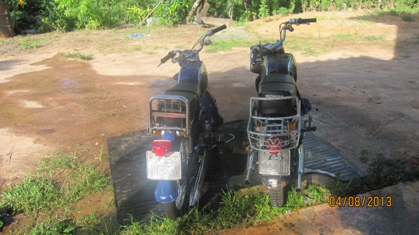 คันที่1 ชี201 เดิมๆทั้งคันสวยๆพร้อมประกวดเครื่องเดิมฟิตใหม่ cdi เรียบร้อยครับขี่ดีไม่มีสะดุดครับ ชี201รุ่นนี้เริ่มหายากแล้วครับ ราคาเปิดที่27000บาทต่อรองได้นิดน่อยครับ ส่งได้ทั่วไทย สนใจสอบถามได้ครับ0801696651 รถยุอำนาจเจริญครับ no-book ออกใบซื้อขายให้ครั