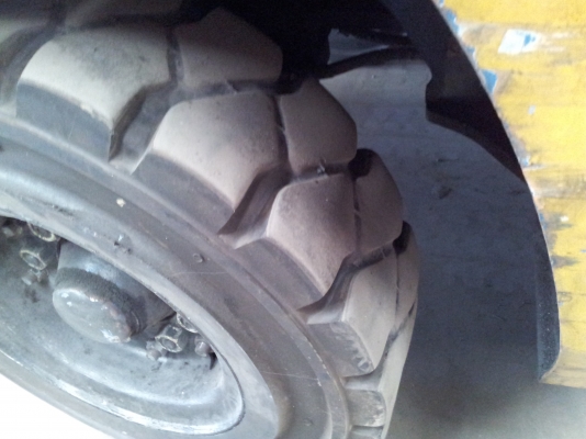 Forklift TOYOTA ขนาด 4.5 ตัน รุ่น 7 ถูก ๆเลยครับ  Model 02-7FG45