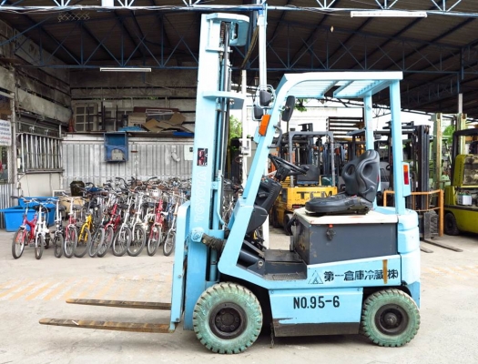 รถยกไฟฟ้า แบบนั่งขับขนาด 1.5 ตัน เสาสูง 6 เมตร Toyota 5FB15 นำเข้าจากญี่ปุ่น