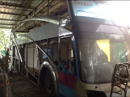 ขายแปดล้อประกอบใหม่สภาพใกล้เสร็จ