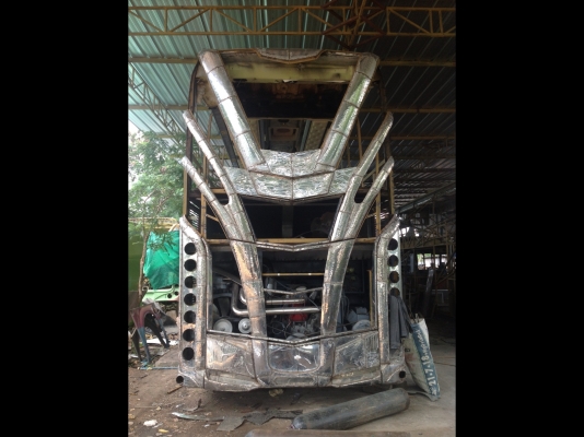 ขายแปดล้อประกอบใหม่สภาพใกล้เสร็จ